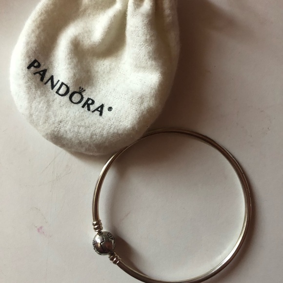 Pandora “You melt my heart” Silver Bangle *NEVER USED! - Picture 4 of 4